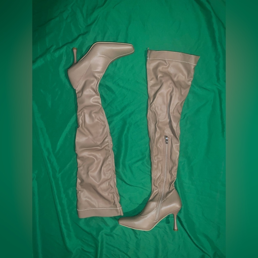 PrettyLittleThing Beige Over-the-Knee Boots size USA 8- FLAW
